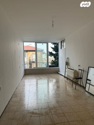 שדרות העצמאות 56