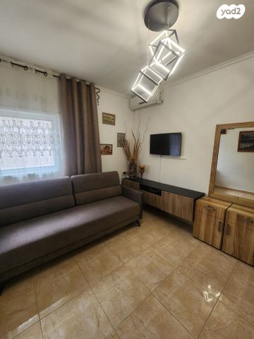 גג/ פנטהאוז, חדרה