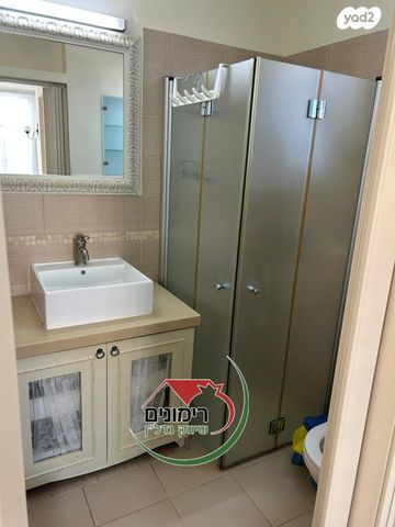 דירה, אלון, רמת השרון