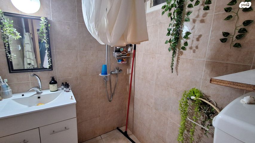 דירה, עציון, פרדס חנה כרכור