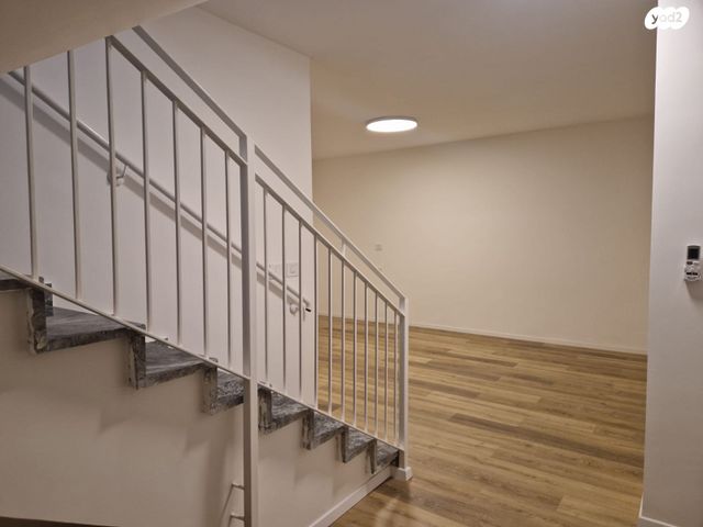 דירת גן, אסירי ציון, קרית שלום, תל אביב יפו