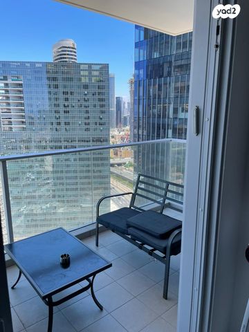 דירה, דרך מנחם בגין 144, מונטיפיורי, הרכבת, תל אביב יפו