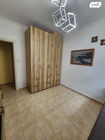 גג/ פנטהאוז, חדרה