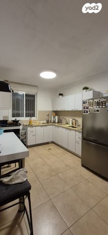 דירה, הבבא סאלי, חומת שמואל, הר חומה, ירושלים