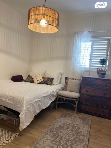 דירה, קרית הפרחים - 2005, רעננה