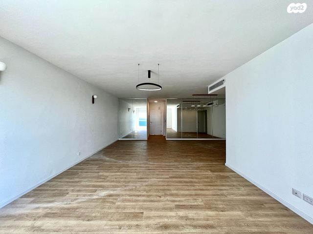 דירה, שדרות ניצה, צפון מערב מרכז העיר, נתניה