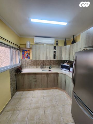 גג/ פנטהאוז, חדרה