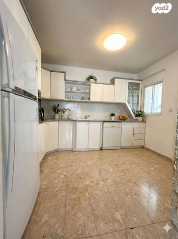 דירה, ישראל גלילי, כוכב הצפון, תל אביב יפו