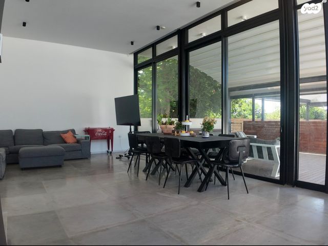 בית פרטי/ קוטג', נווה מגן, רמת השרון