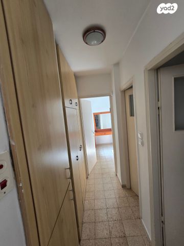 דירה, שלמה בן יוסף, ארמון הנציב, תלפיות מזרח, ירושלים