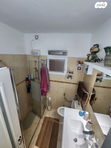 גג/ פנטהאוז, חדרה