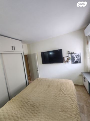 גג/ פנטהאוז, חדרה