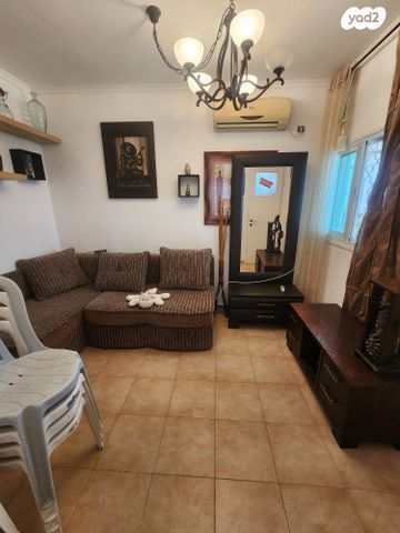 גג/ פנטהאוז, חדרה