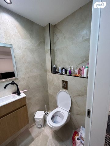 יחידת דיור, גבעת הרקפות, גבעת תל חי, קרית אתא