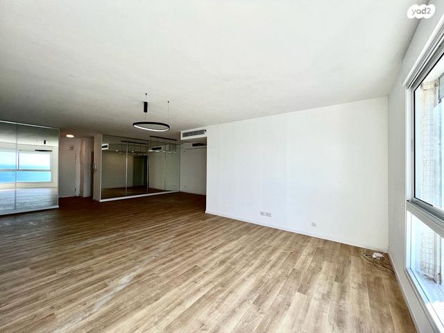 דירה, שדרות ניצה, צפון מערב מרכז העיר, נתניה