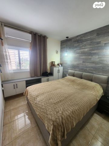 גג/ פנטהאוז, חדרה