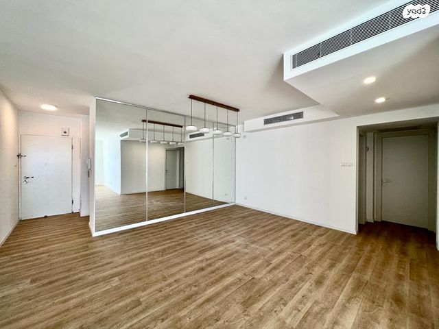 דירה, שדרות ניצה, צפון מערב מרכז העיר, נתניה