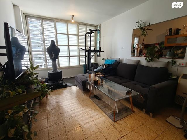 דירה, פרחי אביב, נחלת יצחק, תל אביב יפו