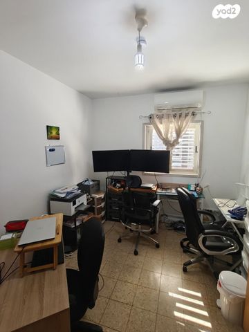 דירה, פרחי אביב, נחלת יצחק, תל אביב יפו