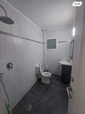 דירה, שדרות מרדכי בן פורת, עמידר, אור יהודה