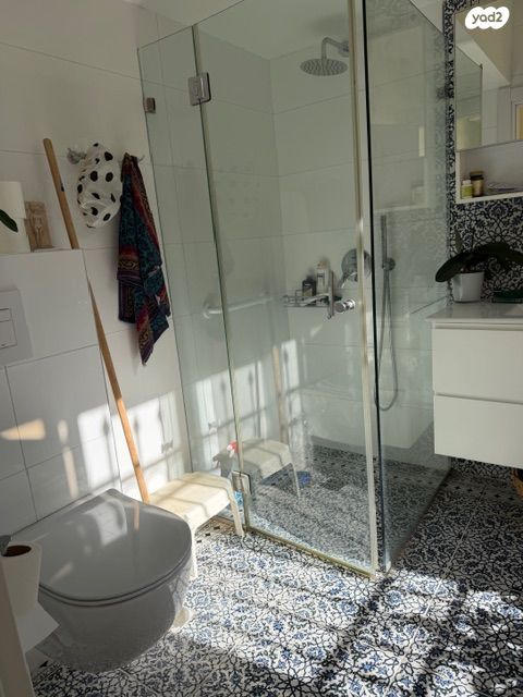 דירה, עין רוגל, גבעת חנניה, אבו תור, ירושלים