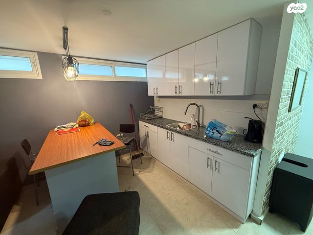 דירת גן, יהודה הצעיר 11, נווה אליעזר וכפר שלם מזרח, תל אביב יפו