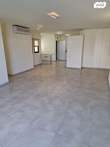 אורי צבי גרינברג 