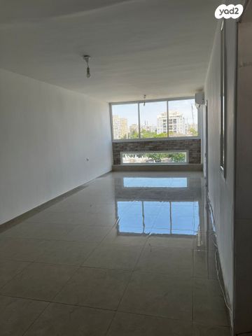 דירה, הרב אלנקווה, נווה ברבור, כפר שלם מערב, תל אביב יפו