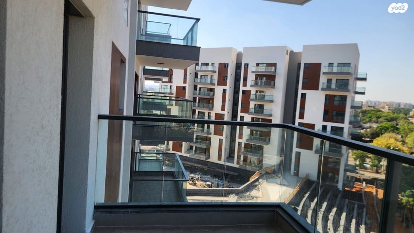 דירה, כפר יונה