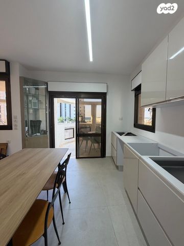 דירה, הירקון, תל אביב יפו