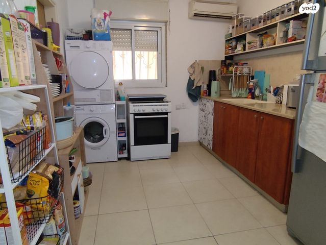 דירה, שושן צחור, הפרחים, מודיעין מכבים רעות