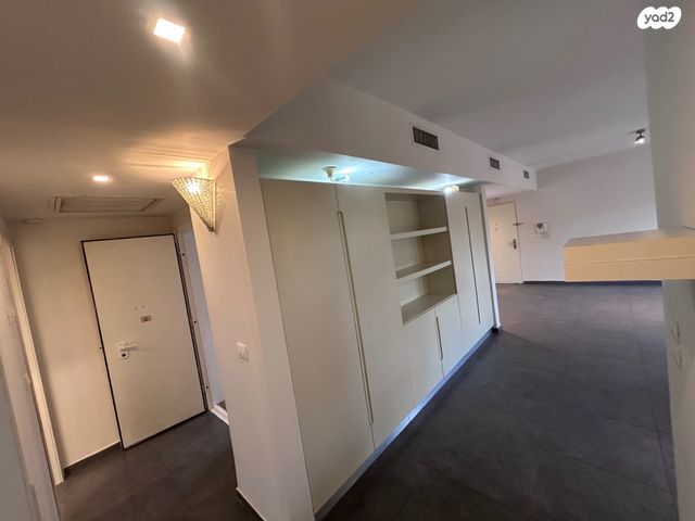 דירת גן, חסידה, כפר סבא הצעירה, כפר סבא