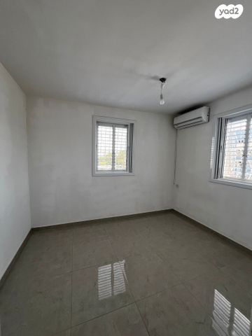 דירה, הרב אלנקווה, נווה ברבור, כפר שלם מערב, תל אביב יפו