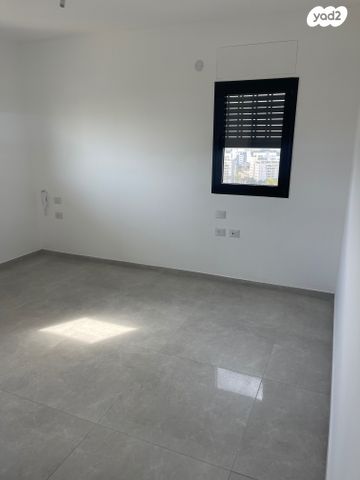 דירה, דרך דגניה, קרית השרון, נתניה