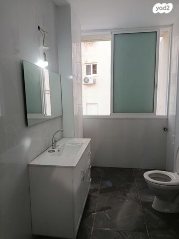 דירה, גינוסר 10, דרום מערב ותיק, בת ים