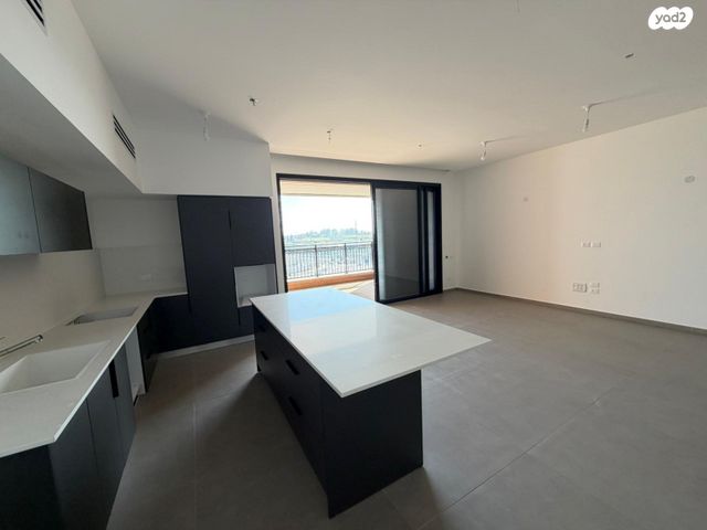 דירה, פרדס משותף, רעננה