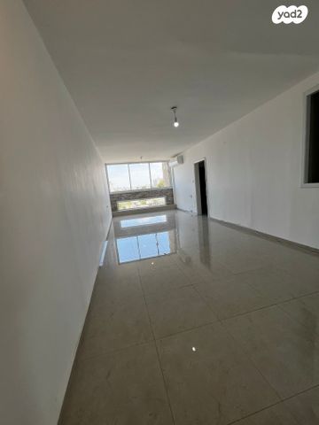 דירה, הרב אלנקווה, נווה ברבור, כפר שלם מערב, תל אביב יפו