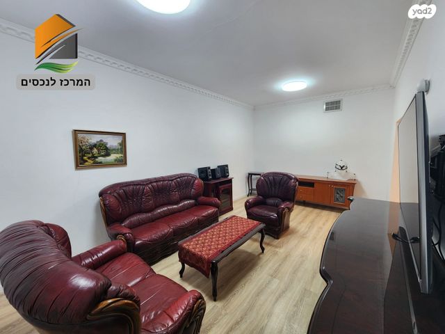 דירה, אחד העם, רחובות