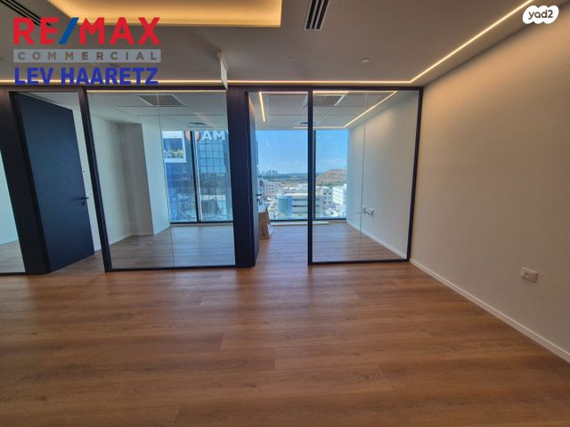 משרדים, החרש, הוד השרון