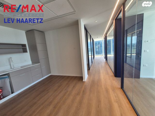 משרדים, החרש, הוד השרון