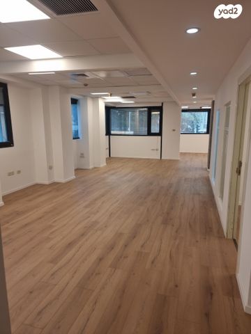 יגאל אלון 120