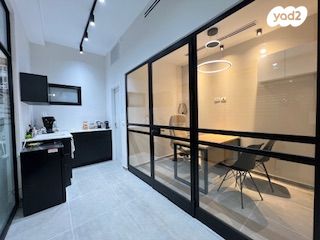 חנויות/ שטח מסחרי, ויצמן 72, מרכז, כפר סבא