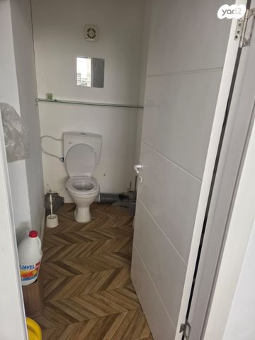 משרדים, ביל"ו, ד' / מערב מרכז העיר, רחובות