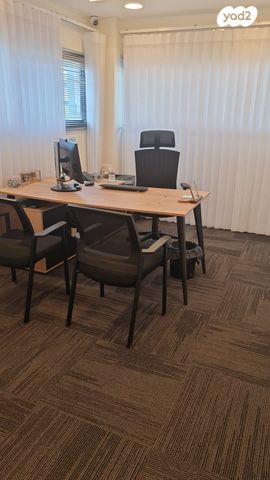 משרדים, פרדס חנה כרכור