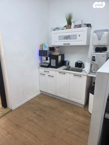 משרדים, ביל"ו, ד' / מערב מרכז העיר, רחובות