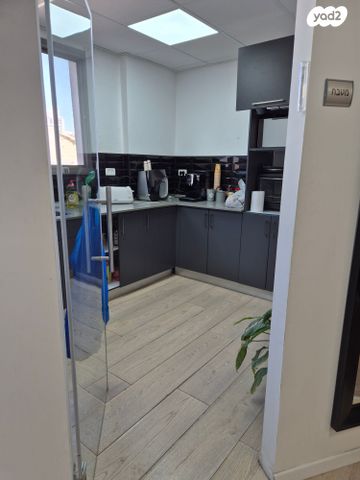 משרדים, שלושת בני עין חרוד 81, העיר העתיקה, רמב"ם, דרום, באר שבע