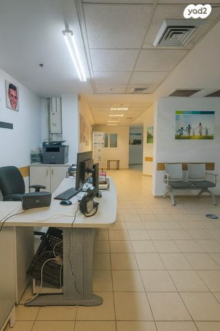 שמחה הולצברג 16