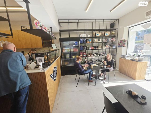 חנויות/ שטח מסחרי, רעננה