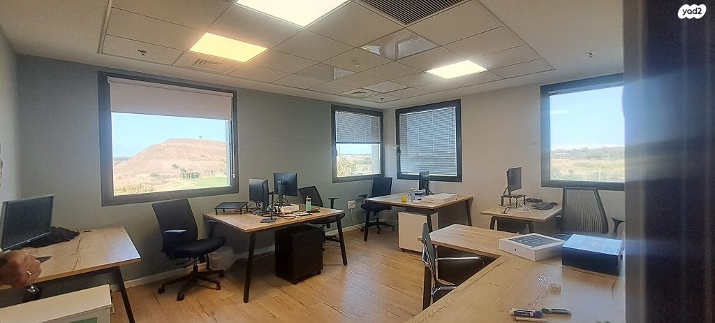 משרדים, הנגר, אזור תעשיה נווה נאמן, הוד השרון