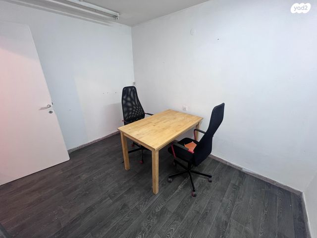 חנויות/ שטח מסחרי, דרך הנחשונים 37, רובע א', אריאל